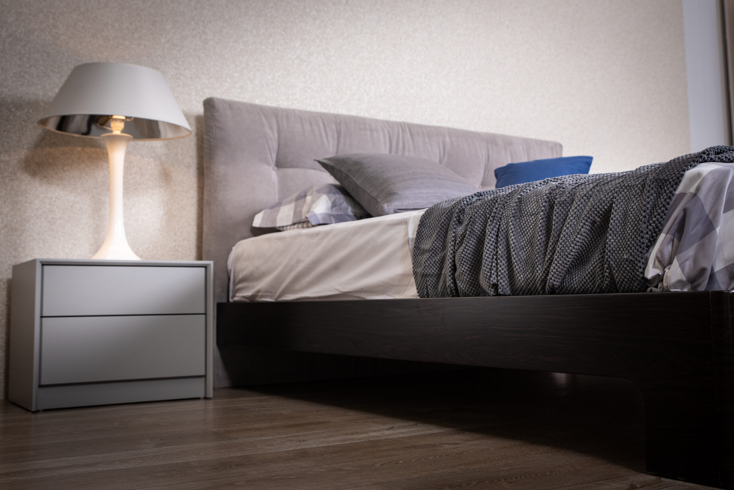 ΝΤΑΛΙΑ ΓΚΡΙ ΚΑΙ ΜΠΕΖ (5)